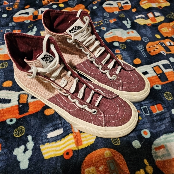 Vans Red and Pink High-Top Sneakers with Unique Two-Tone Design - Picture 2 of 6